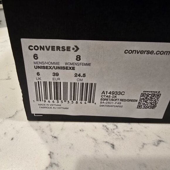 Converse Chuck Taylor All Star Strawberries Shoes (A14933C) Women's Size 8 NEW - Picture 9 of 15